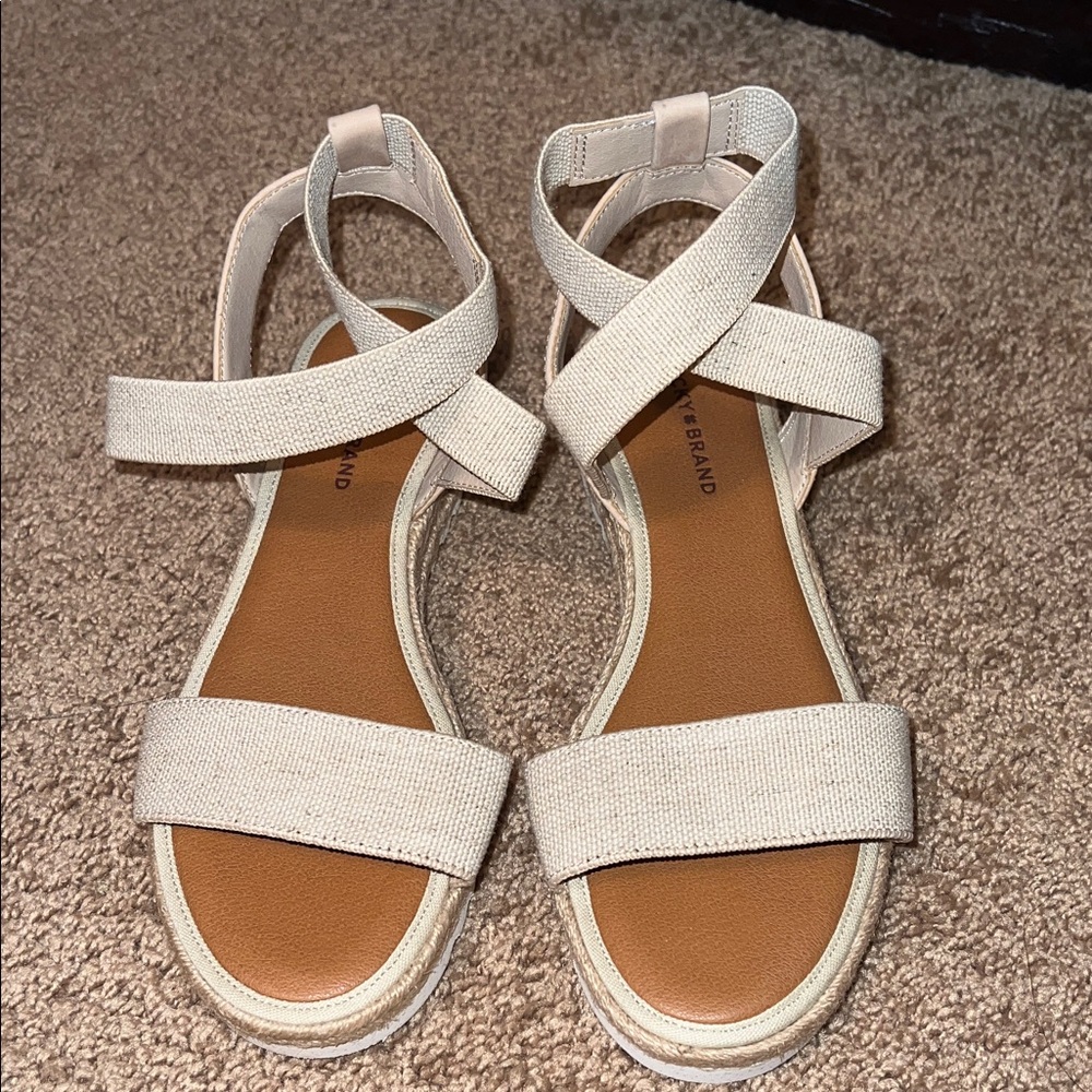 Like new Lucky brand Neutral Beige Strappy Women’s Sandals -7.5